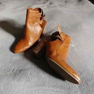Cognac Aerosoles Booties